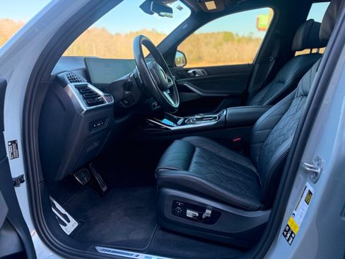 Used 2024 BMW X7 xDrive40i w/ Executive Package AWD/4WD image 13