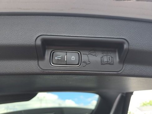 Used 2023 Ford Explorer XLT w/ XLT Sport Appearance Package image 27