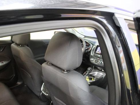 Used 2021 Chevrolet Malibu LT FWD image 10