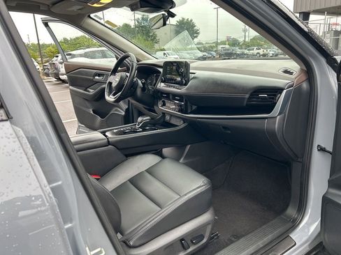 Certified 2023 Nissan Rogue SL w/ SL Premium Package FWD image 32