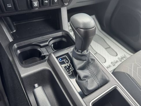 Used 2022 Toyota Tacoma TRD Sport AWD/4WD image 6