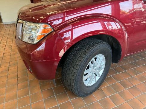 Used 2019 Nissan Frontier SV image 7