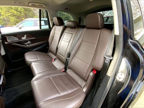 Used 2022 Mercedes-Benz GLS 450 4MATIC image 21
