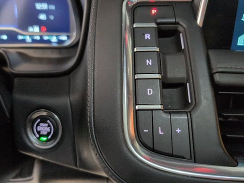 Used 2023 Chevrolet Suburban Z71 AWD/4WD image 19