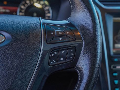 Used 2016 Ford Explorer Platinum image 12