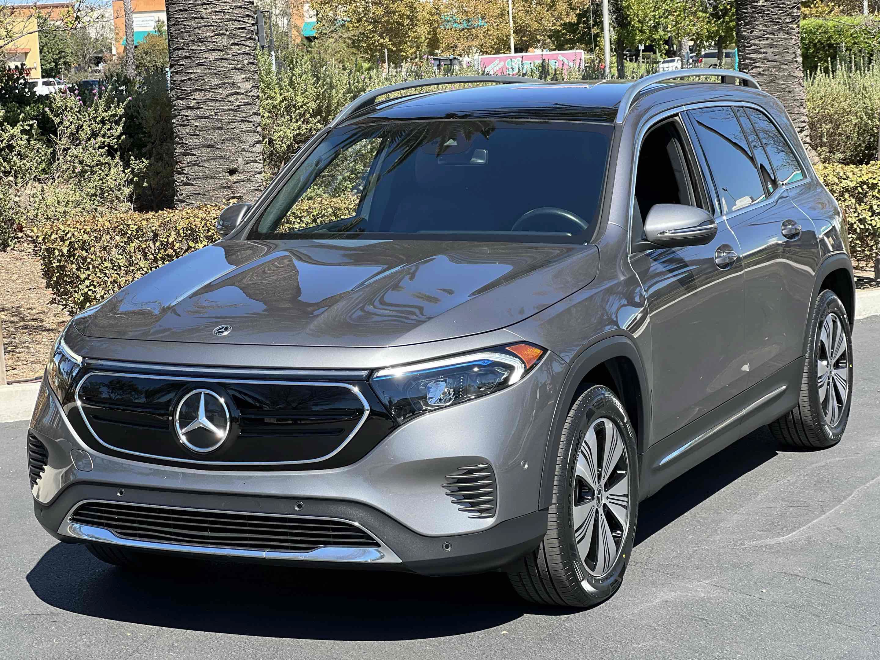 Used 2023 Mercedes-Benz EQB 300 4MATIC image 22