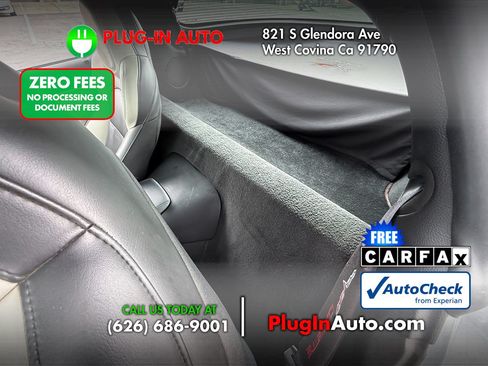 Used 2012 Chevrolet Corvette Coupe w/ 2LT Preferred Equipment Group RWD image 9