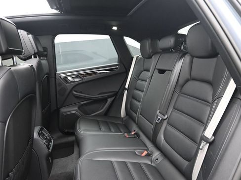 Certified 2025 Porsche Macan Turbo AWD/4WD image 21