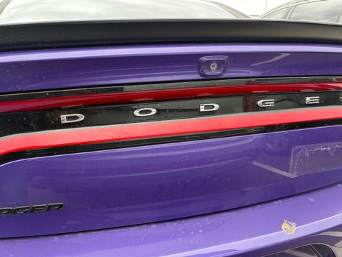 Used 2018 Dodge Charger SXT w/ Blacktop Package RWD image 7