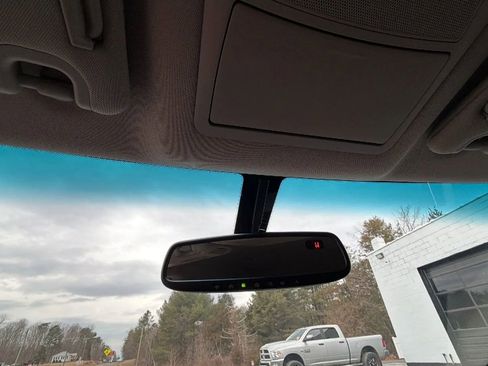 Used 2013 Nissan Pathfinder SL image 28