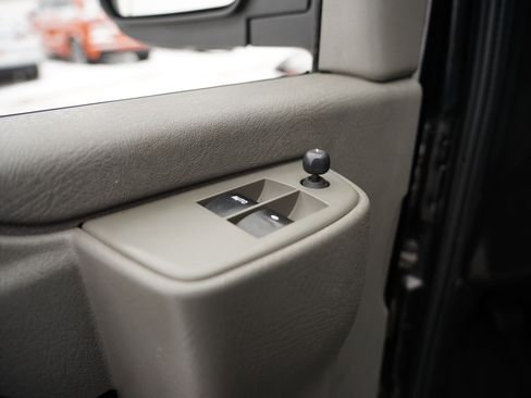 Used 2019 Chevrolet Express 2500 w/ Driver Convenience Package image 23