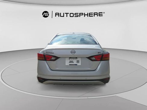 Used 2024 Nissan Altima 2.5 SV FWD image 7