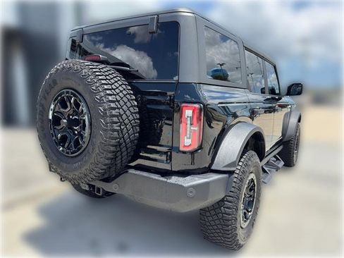 Used 2022 Ford Bronco Wildtrak image 9