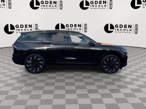 Used 2024 Lincoln Nautilus Reserve AWD/4WD image 9