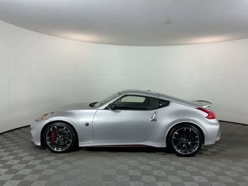 Used 2017 Nissan 370Z NISMO image 8
