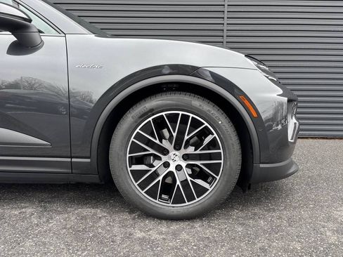 Certified 2026 Porsche Macan 4 Electric AWD/4WD image 9