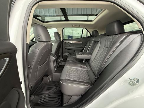 Used 2023 Buick Envision Avenir AWD/4WD image 43