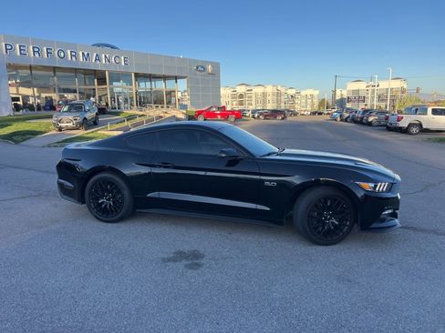 Used 2017 Ford Mustang GT Premium w/ GT Performance Package image 3
