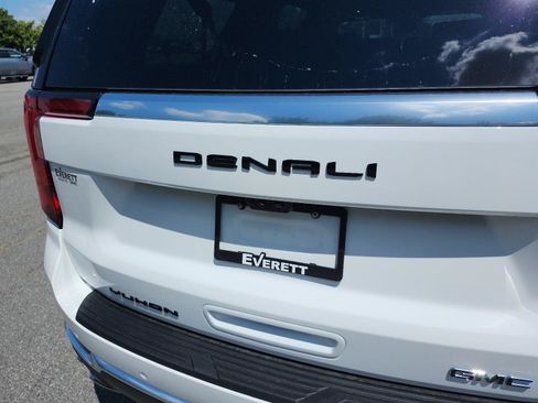 New 2026 GMC Yukon XL Denali w/ Denali Reserve Package AWD/4WD image 4