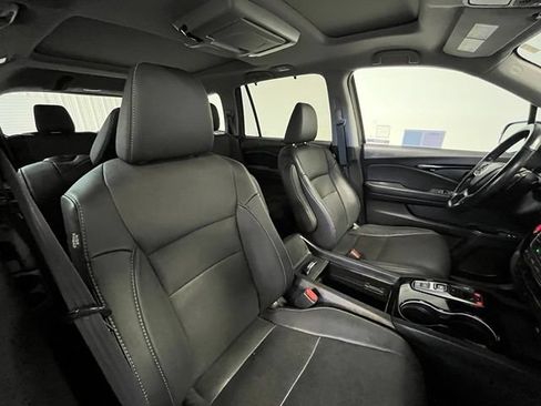 Used 2022 Honda Pilot Elite image 9