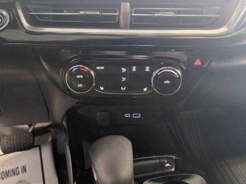Used 2024 Chevrolet Trax RS w/ Driver Confidence Package FWD image 16