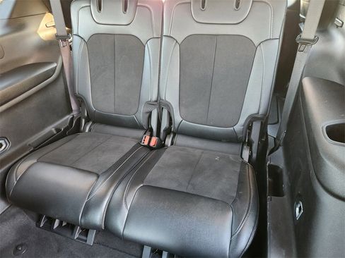 Used 2025 Jeep Grand Cherokee L Altitude image 28