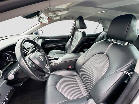 Used 2024 Toyota Camry SE image 19