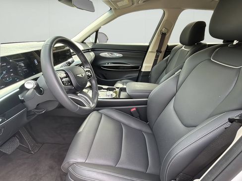 Certified 2026 Genesis GV70 2.5T AWD/4WD image 14