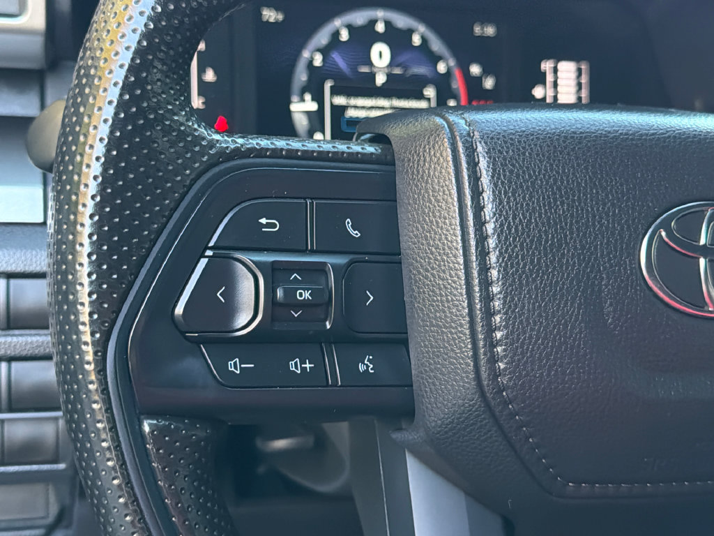 Used 2025 Toyota Tacoma SR5 AWD/4WD image 22