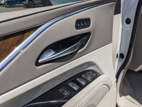 Used 2024 Cadillac Escalade Sport Platinum w/ Heavy-Duty Trailer Package AWD/4WD image 23
