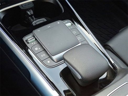 Certified 2023 Mercedes-Benz GLB 250 4MATIC image 16