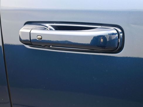 Used 2024 RAM 2500 Laramie w/ Night Edition image 41