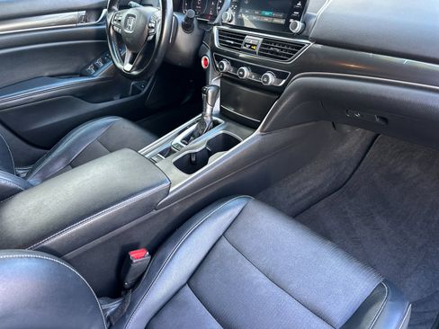 Used 2018 Honda Accord Sport image 16