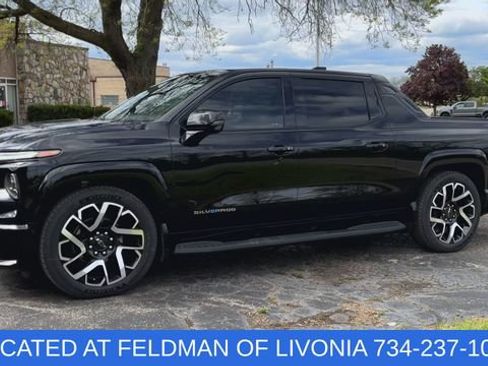 Used 2024 Chevrolet Silverado EV RST AWD/4WD image 4