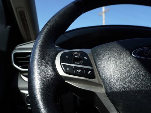 Used 2022 Ford Explorer XLT w/ Equipment Group 202A image 21