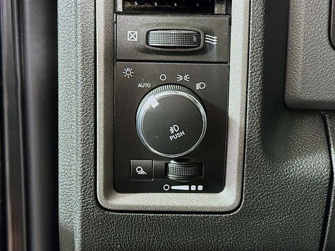 Used 2019 RAM 1500 Express w/ Express Value Package AWD/4WD image 10