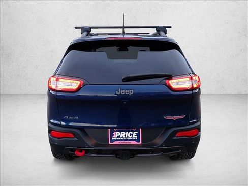 Used 2018 Jeep Cherokee Trailhawk w/ Trailer Tow Group AWD/4WD image 3