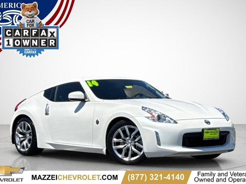 Used 2014 Nissan 370Z Touring RWD image 1