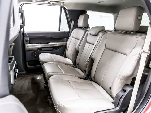 Used 2019 Ford Expedition XLT w/ Equipment Group 202A RWD image 29