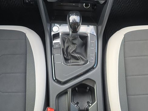 New 2026 Volkswagen Taos SE image 13