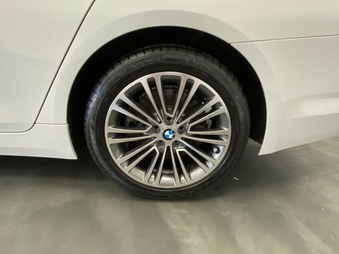 Used 2017 BMW 540i xDrive AWD/4WD image 18