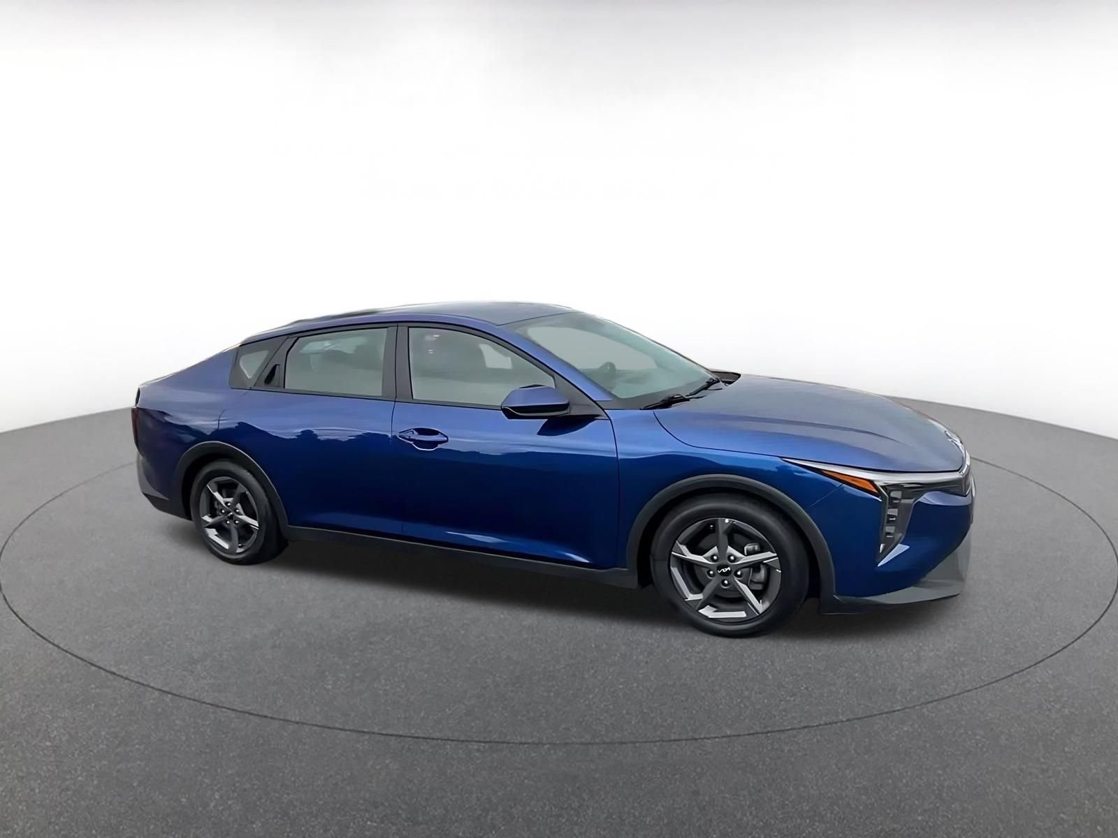 Used 2025 Kia K4 FWD image 2