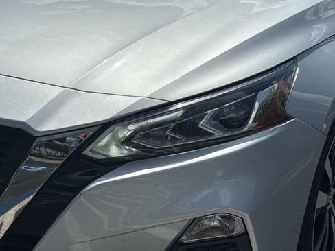 Used 2021 Nissan Altima 2.5 SR FWD image 10
