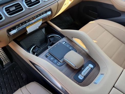 New 2026 Mercedes-Benz GLS 450 4MATIC image 21