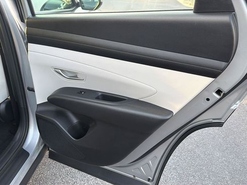 Used 2025 Hyundai Tucson SE FWD image 15