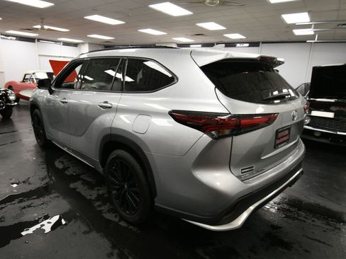 Certified 2024 Toyota Highlander XSE image 5
