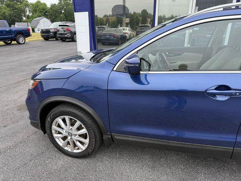 Used 2020 Nissan Rogue Sport SV AWD/4WD image 3
