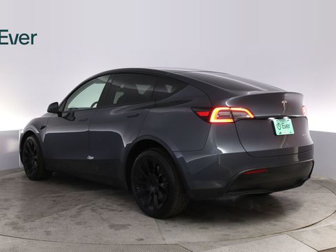 Used 2023 Tesla Model Y Long Range AWD/4WD image 17