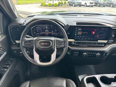 Used 2025 GMC Sierra 1500 SLT AWD/4WD image 8