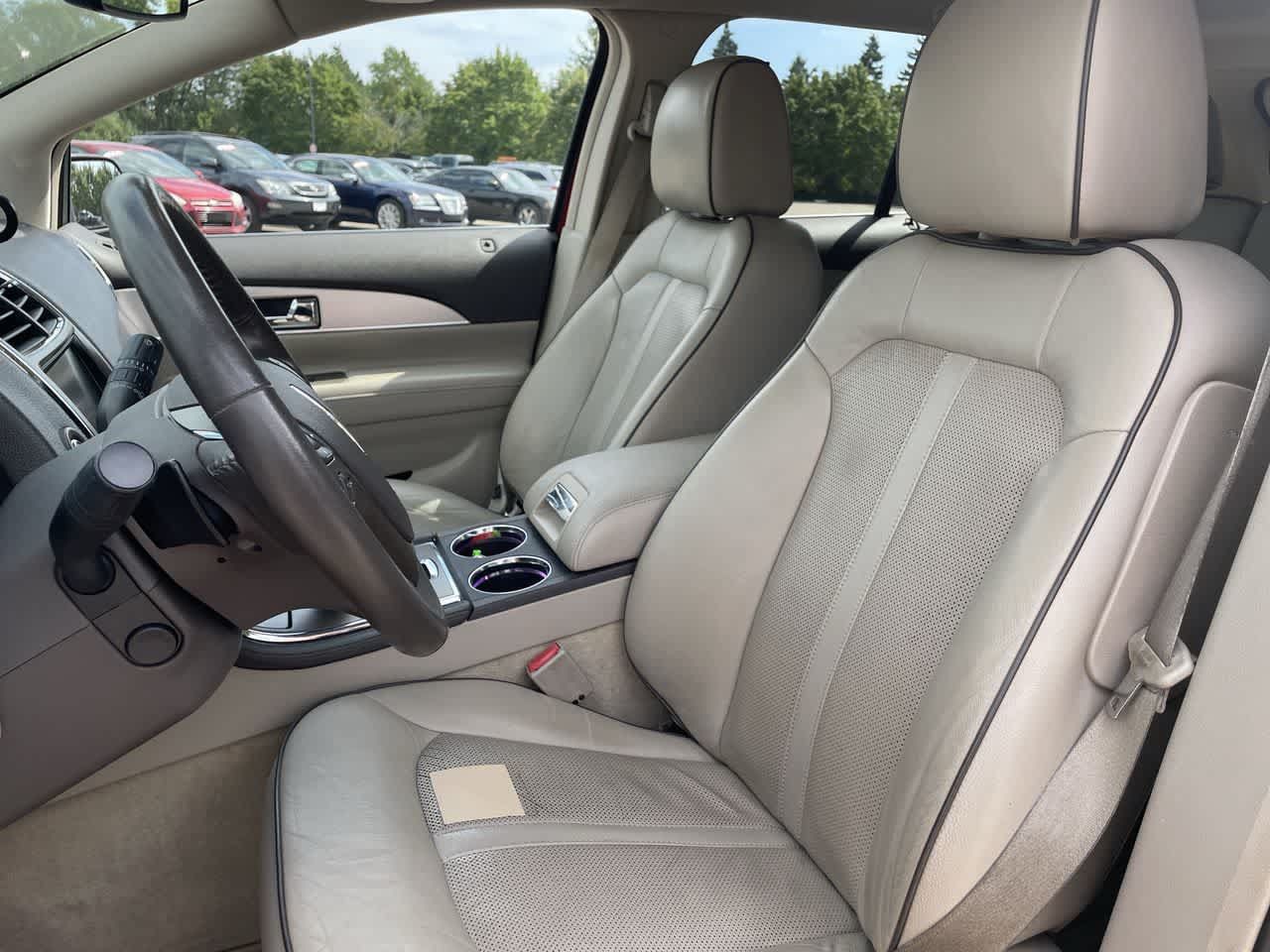 Used 2013 Lincoln MKX AWD image 12